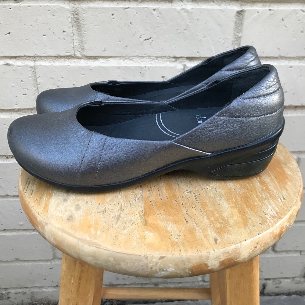Dansko Clogs Women Size 39 Grey Slip On